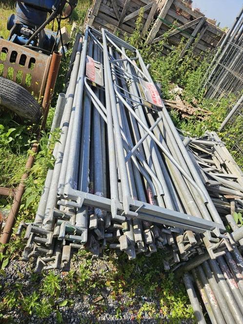 Bouw steiger stelling Mefran Altrad, Doe-het-zelf en Bouw, Steigers, Gebruikt, Gevelsteiger, 2 tot 5 meter, Ophalen