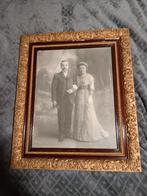 Oud kader met huwelijksfoto, Verzamelen, Foto's en Prenten, Gebruikt, Verzenden, Foto, Voor 1940