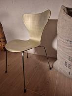 2 stoelen Arne Jacobsen, Huis en Inrichting, Ophalen, Gebruikt, Hout