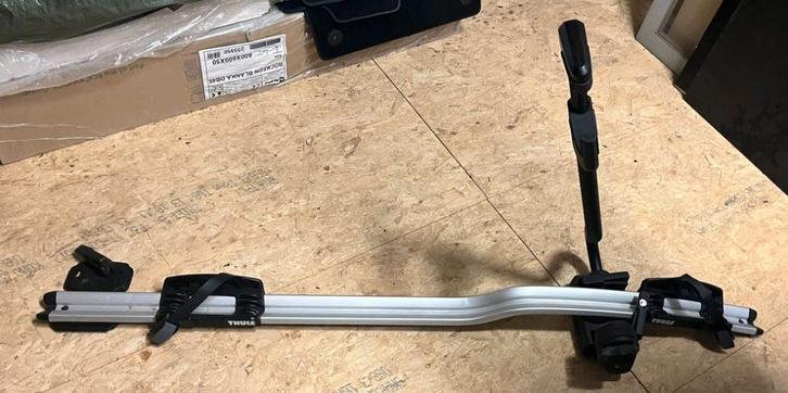 porte-vélo sur toit voiture (thule ProRide 598), Autos : Divers, Porte-vélos, Neuf, Enlèvement