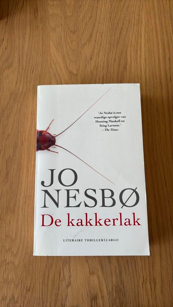 Jo Nesbø - De kakkerlak, Boeken, Thrillers, Zo goed als nieuw, Ophalen of Verzenden