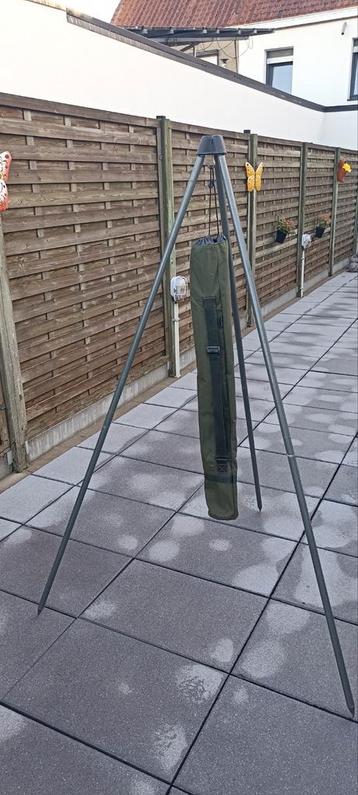 Tripod  beschikbaar voor biedingen