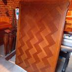 Ancienne table de salle à manger  motif chevrons, Ophalen, Zo goed als nieuw