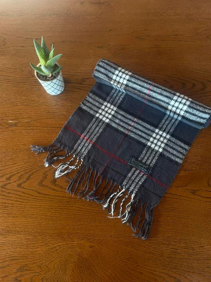Burberry sjaal, Kleding | Heren, Mutsen, Sjaals en Handschoenen, Nieuw, Sjaal, Ophalen of Verzenden
