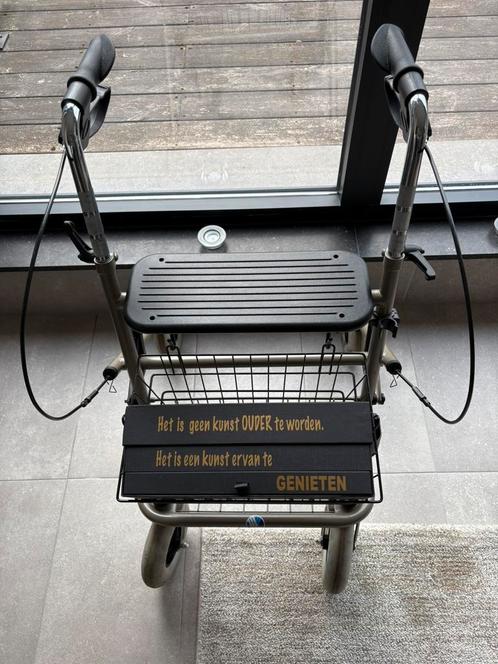Robuuste rollator met stevige zit en mandje, Diversen, Rollators, Gebruikt, Opvouwbaar, Ophalen of Verzenden
