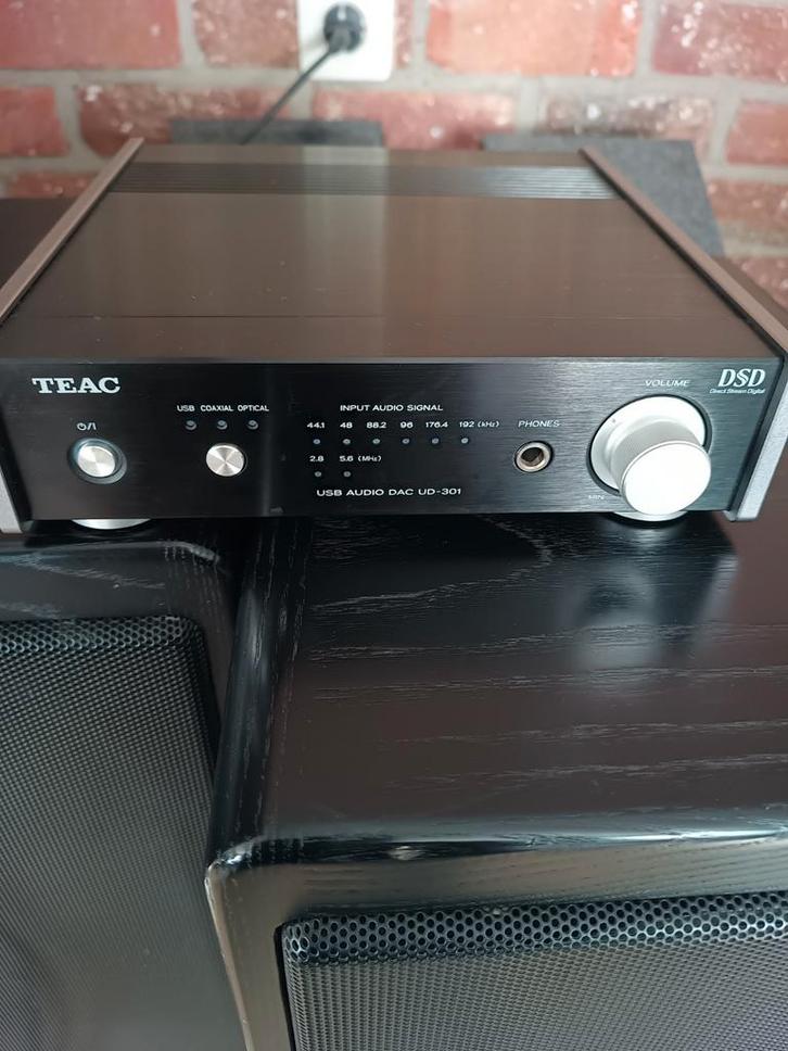 Teac UD 301, Audio, Tv en Foto, Converters, Zo goed als nieuw, Ophalen of Verzenden