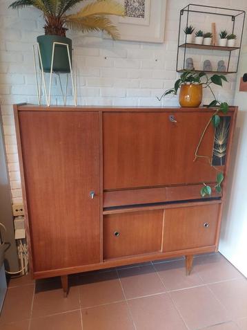 Vintage kast beschikbaar voor biedingen