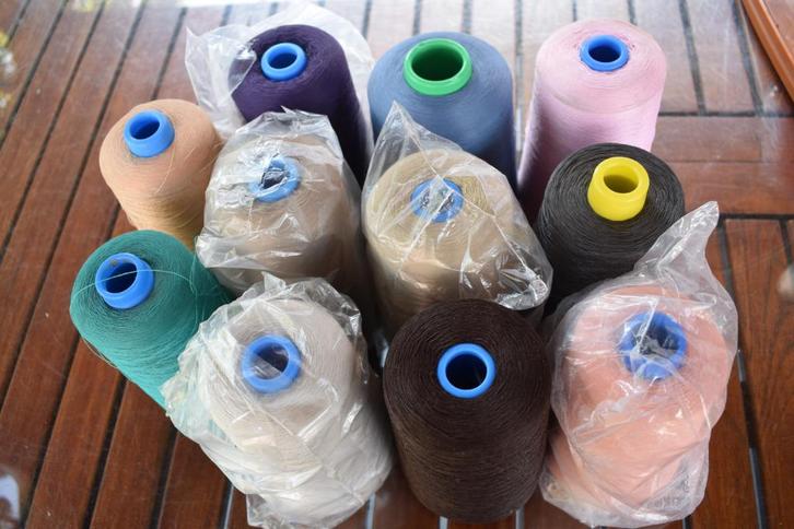 11 grote konen mousse garens b16, Hobby en Vrije tijd, Naaien en Fournituren, Nieuw, Garen of Naald(en), Ophalen of Verzenden