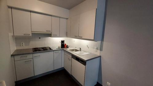 keuken in nog zeer goede staat ( ideaal voor studio ), Huis en Inrichting, Keuken | Complete keukens, Gebruikt, Hoekkeuken, Wit
