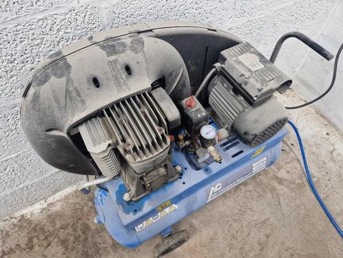 Kleine compressor 50l met werk., Doe-het-zelf en Bouw, Compressors, Gebruikt, 6 tot 10 bar, 25 tot 100 liter, Ophalen of Verzenden