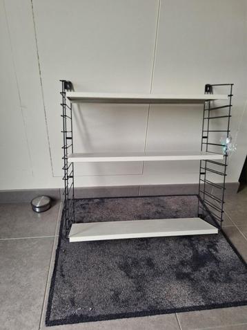 Vintage wandplank beschikbaar voor biedingen