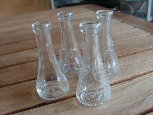 Ensemble de 4 petites bouteilles en verre Franc Sobar KG., Maison & Meubles, Cuisine | Vaisselle, Comme neuf, Verre ou Verres