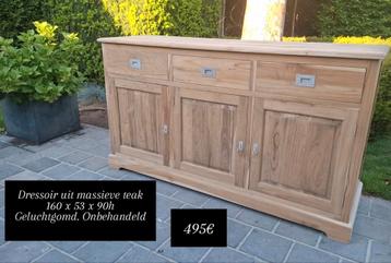 Dressoir uit massieve teak. Geluchtgomd.  beschikbaar voor biedingen