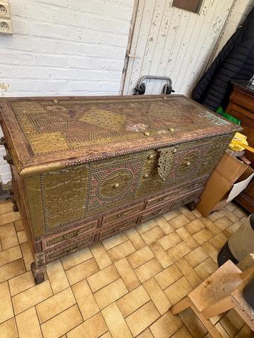 Coffre de Zanzibar beschikbaar voor biedingen