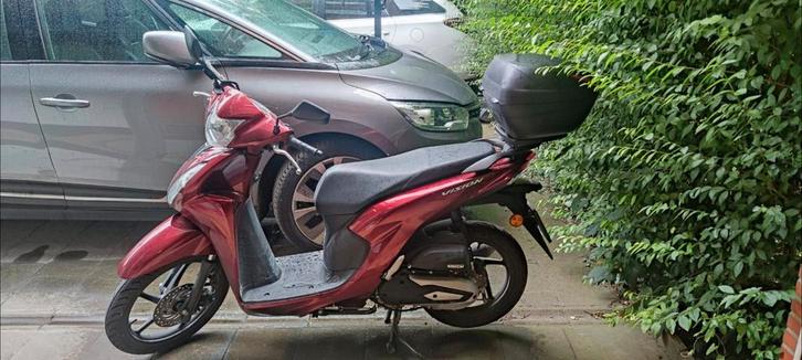 Honda Vision 110cc (2022) Rouge -, Motoren, Motoren | Honda, Particulier, Scooter, 1 cilinder, LED Verlichting