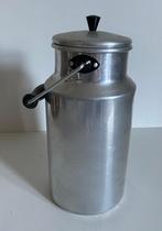 Ancien pot à lait en aluminium de 2 litres en très bon état, Antiquités & Art, Enlèvement