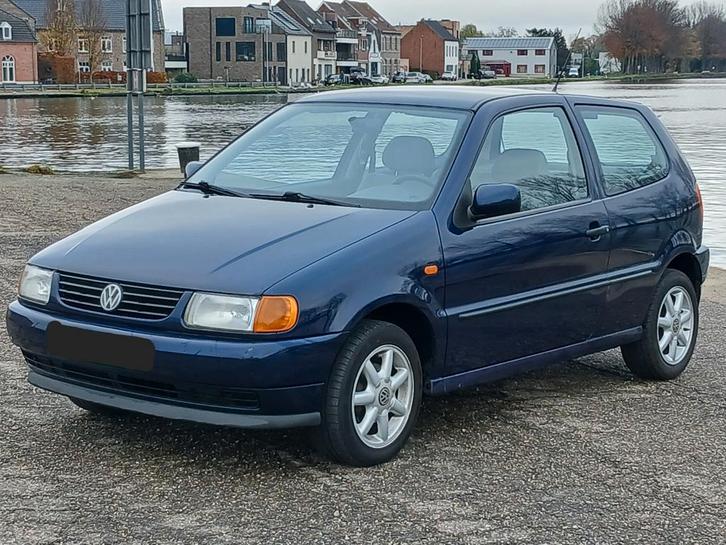 Volkswagen polo 1.4i Lage km, Reeds gekeurd voor verkoop, Auto's, Volkswagen, Bedrijf, Polo, Airbags, Metaalkleur, Radio, Benzine
