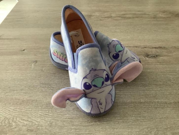 Disney Stitch kinderpantoffels (Maat 28), Kinderen en Baby's, Kinderkleding | Schoenen en Sokken, Zo goed als nieuw, Overige typen
