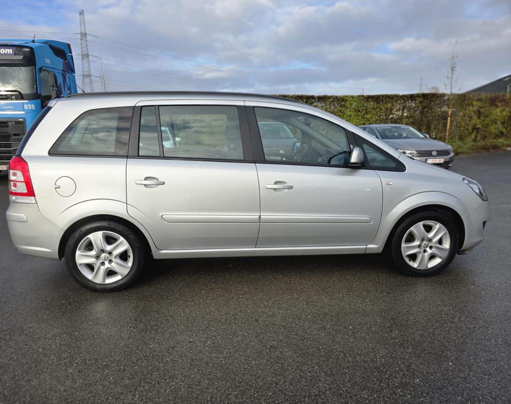 opel Zafira 1.6Benzine 71000km, Auto's, Opel, Euro 5, 4 cilinders, 1600 cc, 7 zetels