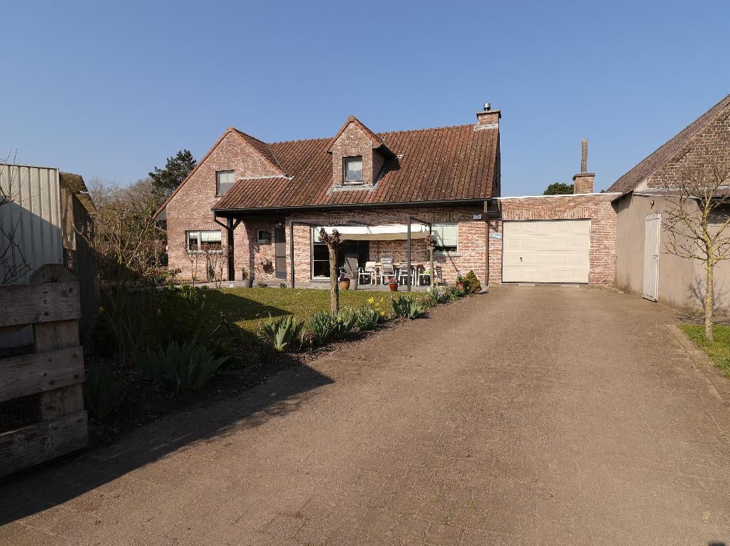 Landelijk woning, weide kan bijgekocht worden te Oosteeklo., 200 tot 500 m², Provincie Oost-Vlaanderen, 12 kamers, Oosteeklo