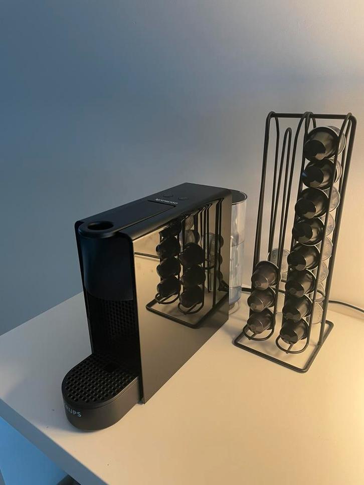 Nespresso zeer goede staat, Electroménager, Cafetières, Comme neuf, Dosettes et capsules de café, Machine à espresso, 2 à 4 tasses