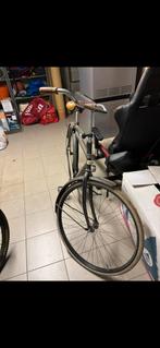 Oude vintage fiets, Ophalen