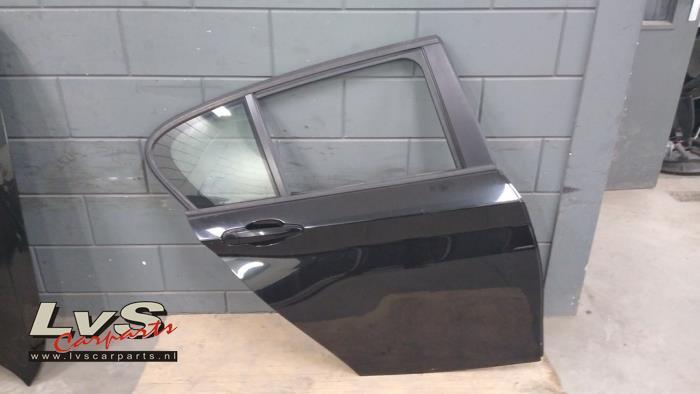 Portier 4Deurs rechts-achter van een BMW 1-Serie (668), Auto-onderdelen, Carrosserie, Deur, BMW, Gebruikt, 3 maanden garantie