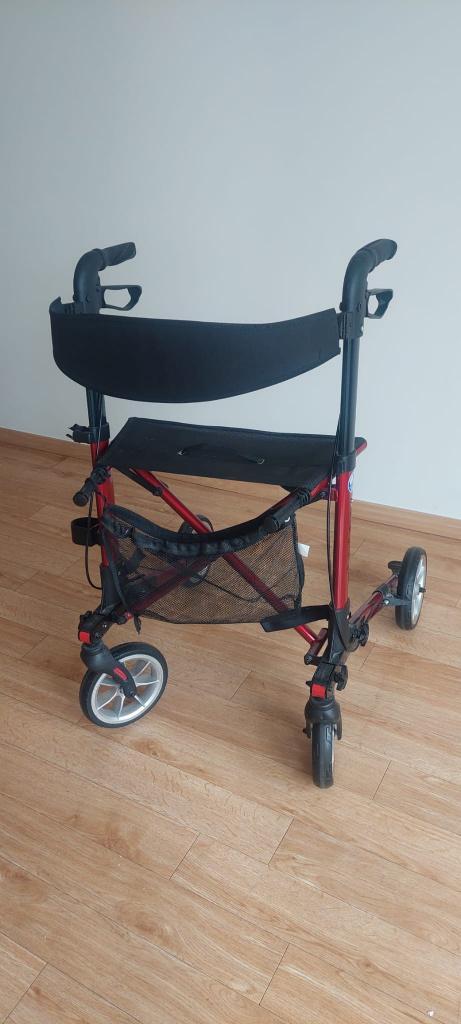 Rollator lichtgewicht en opplooibaar, Diversen, Rollators, Zo goed als nieuw, Lichtgewicht, Opvouwbaar, Ophalen
