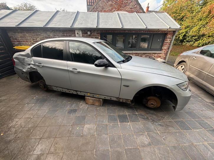 Vend bm dans letat, Autos, BMW, Entreprise, Série 3, Airbags, Alarme, Verrouillage central, Vitres électriques, Intérieur cuir