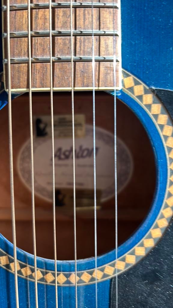 Western gitaar, Ophalen, Zo goed als nieuw