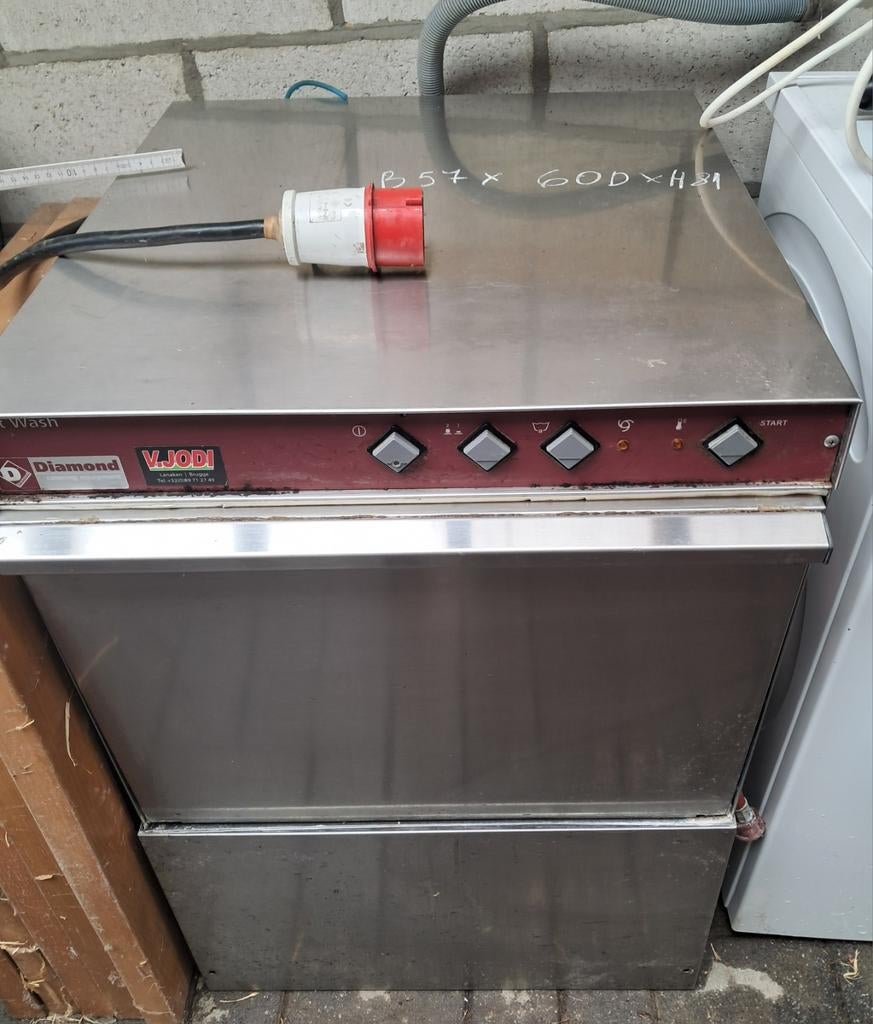 Afwasmachine voof horeca, Ophalen