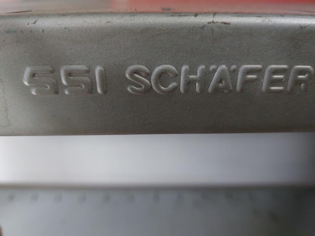 Étagère schafer, Ophalen