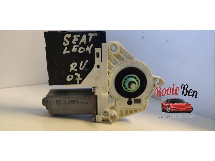 Raammotor Portier van een Seat Leon, Gebruikt, -, -, Ophalen of Verzenden