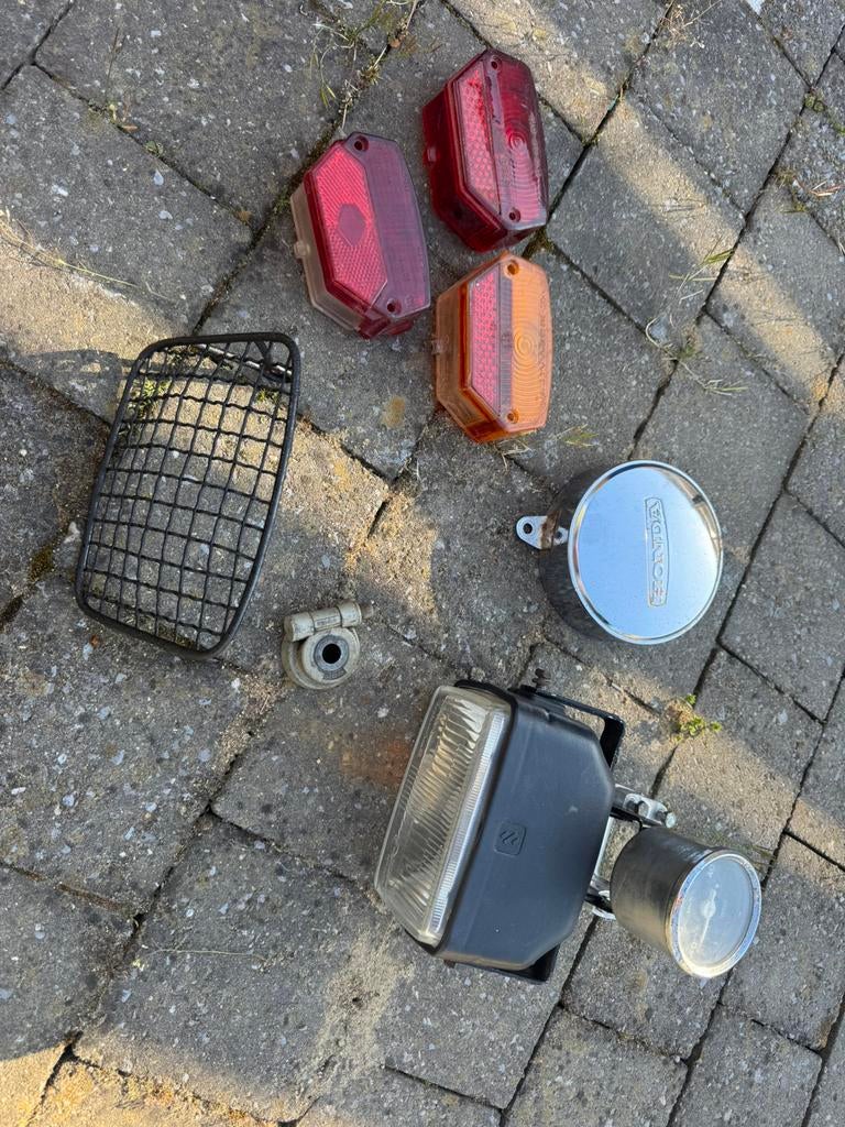 Calandre Honda Camino, Enlèvement, Utilisé