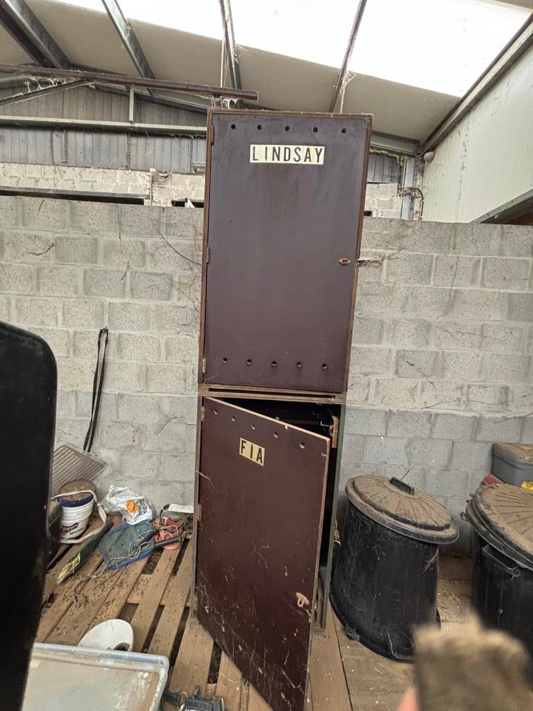 Zadelkast, Dieren en Toebehoren, Ophalen, Zo goed als nieuw