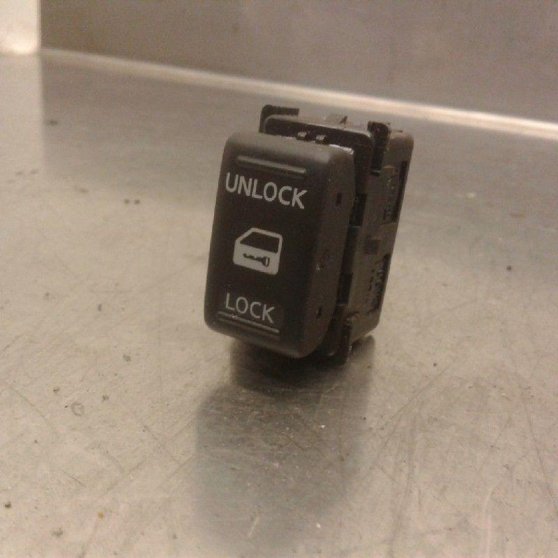 COMMUTATEUR Nissan Navara (D40) (01-2005/07-2010), Utilisé, Nissan