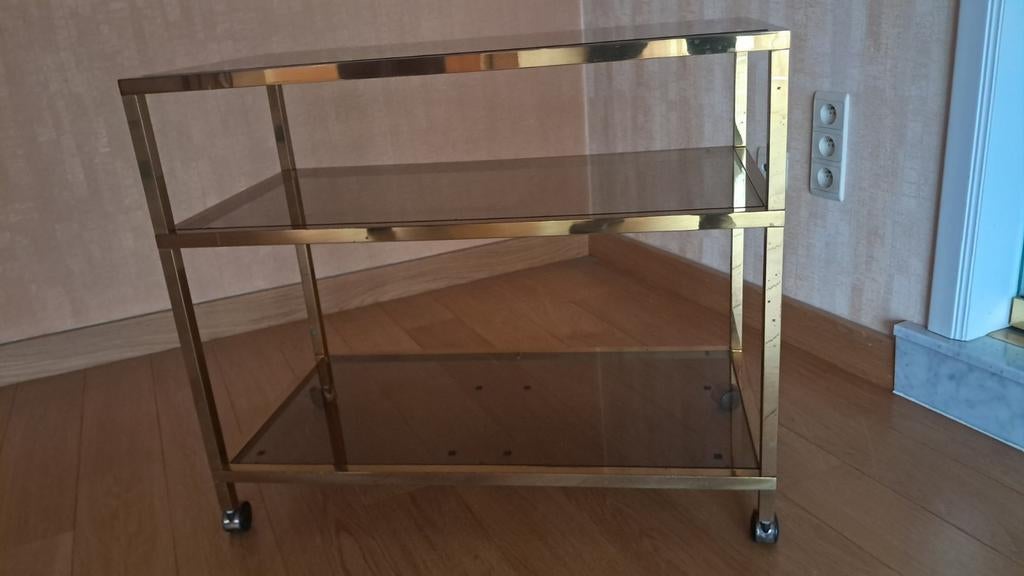 Massief koperen tafeltje op wieltjes, Ophalen