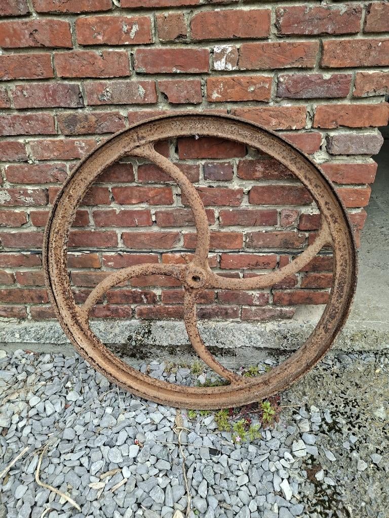 Grande roue en fer, Antiquités & Art, Enlèvement