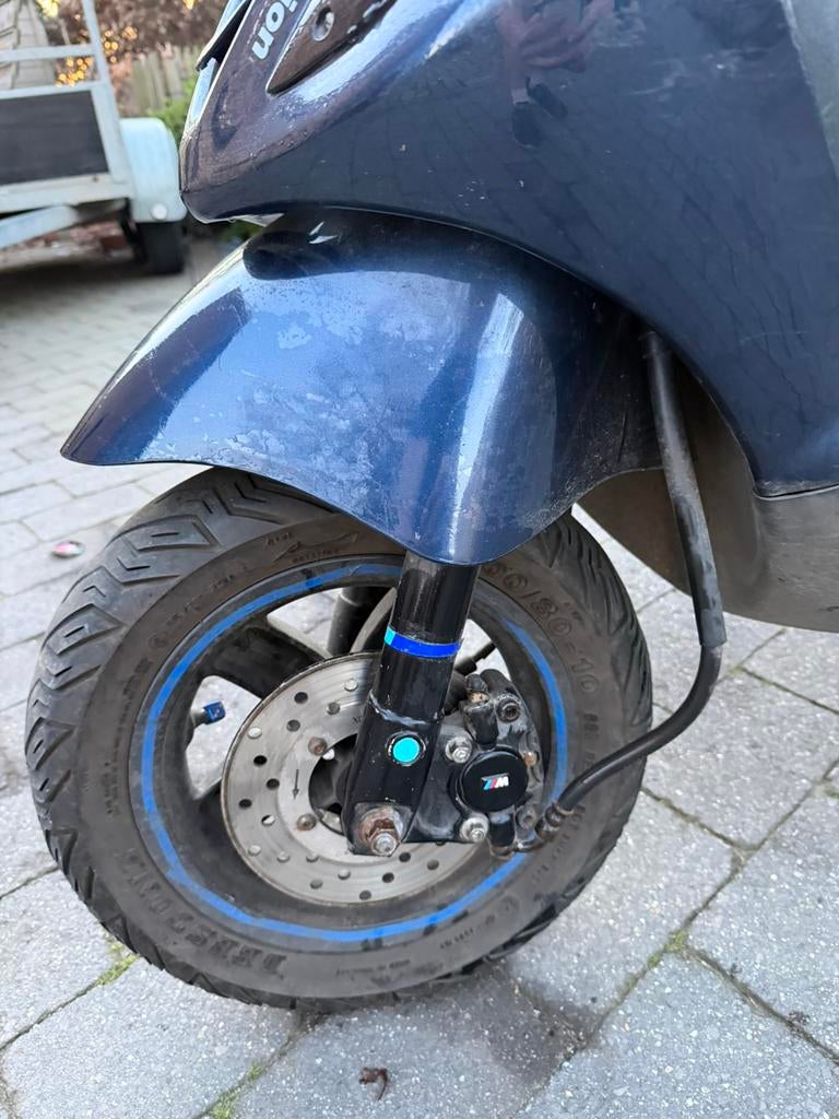 Piaggio zip 2t 70cc b klasse autowheelie, Fietsen en Brommers, Ophalen, Zo goed als nieuw