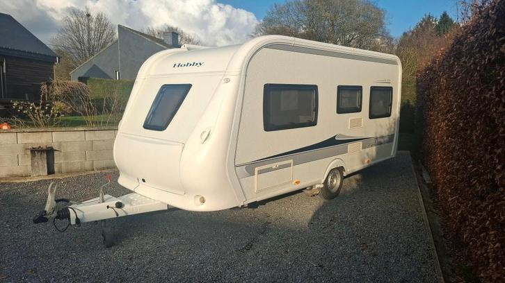 Hobby 460 UFE caravan, Caravans en Kamperen, Caravans, Particulier, tot en met 4, 1250 - 1500 kg, Rondzit, Hobby, Dwarsbed, Frans bed