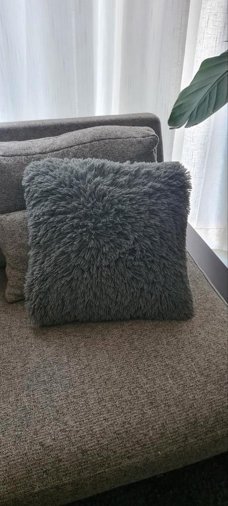 Set van 4 fluffy sierkussens in een mooie petrol blauwe tint, Huis en Inrichting, Woonaccessoires | Kussens, Blauw, Ophalen