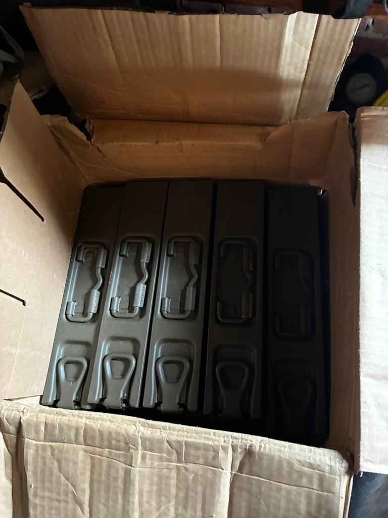 6 kogelkistjes, Collections, Enlèvement