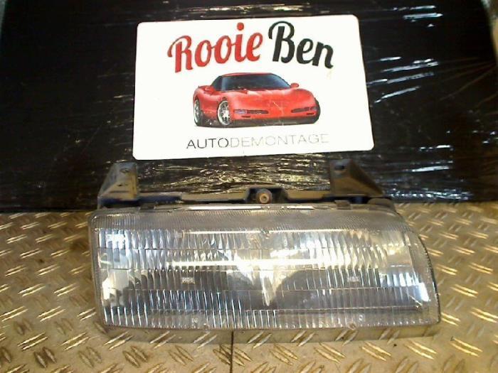 Phare droit d'un Chevrolet Beretta, Autos : Pièces & Accessoires, Éclairage, Chevrolet, Utilisé, 3 mois de garantie, Enlèvement ou Envoi