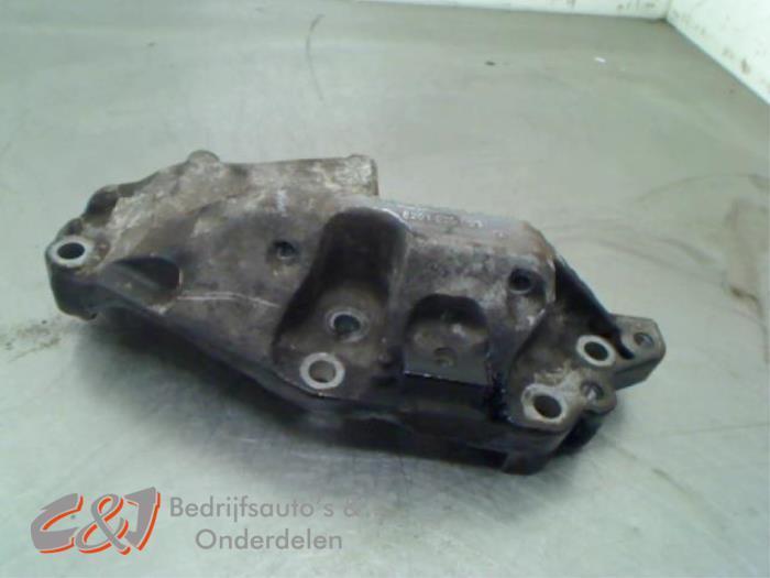 Motorsteun van een Renault Master, Auto-onderdelen, Ophanging en Onderstel, Renault, Gebruikt, 3 maanden garantie, Ophalen of Verzenden