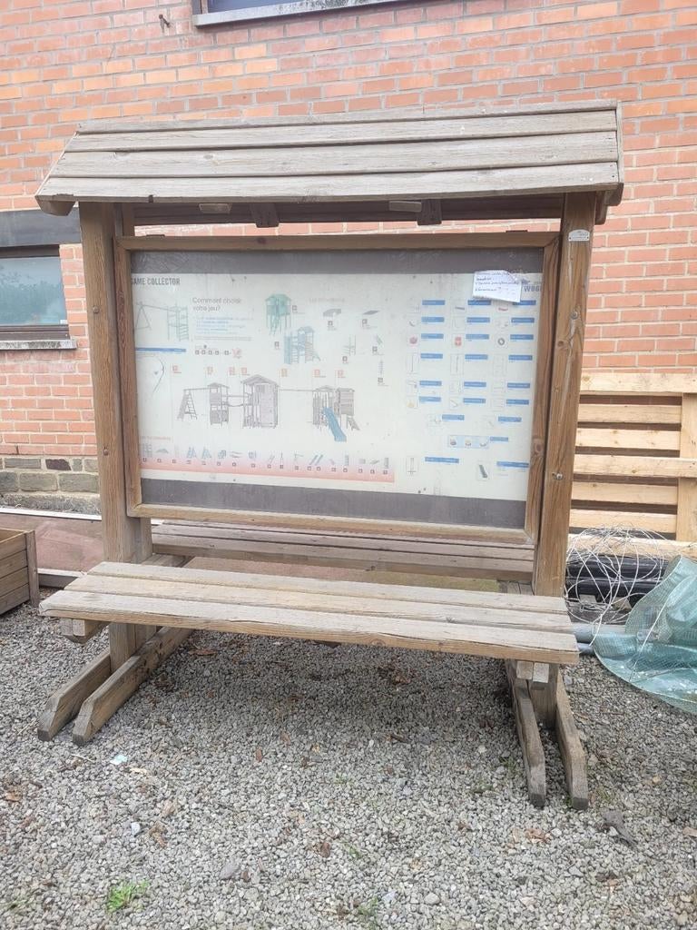 Houten bosbord met ingebouwde banken, Ophalen, Gebruikt, Hout