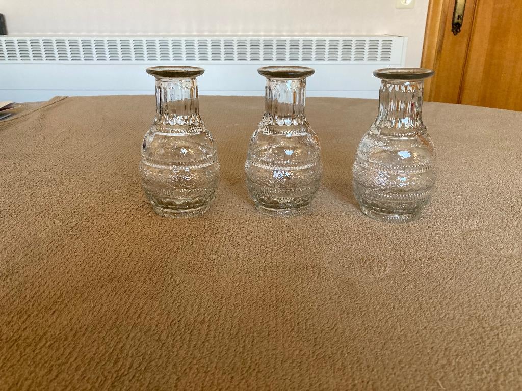 3 doorschijnende vaasjes in glas, H=13 cm, Ophalen of Verzenden, Zo goed als nieuw, Glas, Minder dan 50 cm