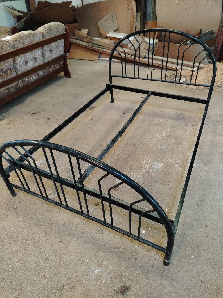 Bed onderstel, Huis en Inrichting, Slaapkamer | Bedden, Ophalen, Grijs