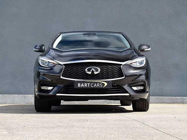 Infiniti Q30 1.6 Turbo Pure Verwarmde zetels, parkeer camera, Auto's, Automaat, 114 kW, Zwart, 1595 cc