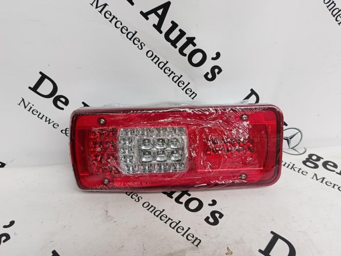 Feu arrière droit d'un Mercedes Sprinter, 3 mois de garantie, Utilisé, -, -