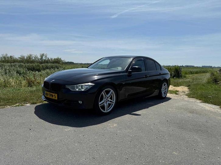 2012 BMW 320i High Executive Personenauto, Auto's, BMW, Bedrijf, 3 Reeks, Benzine, Euro 5, Berline, Automaat, Gebruikt